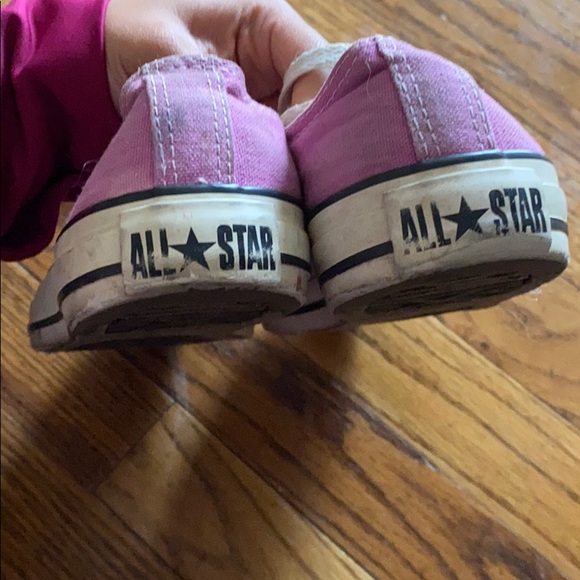 purple converse - Picture 4 of 4